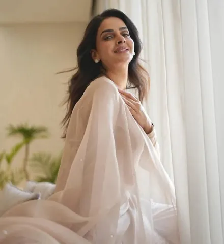 Saba Qamar